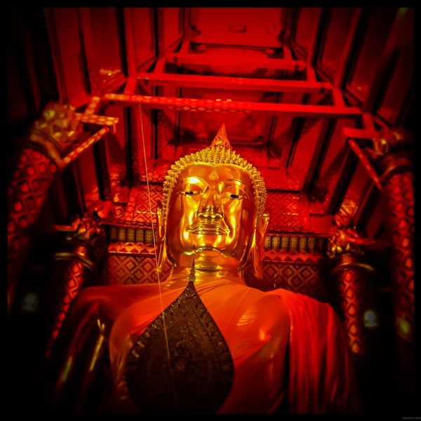 big buddha wat phanan choeng